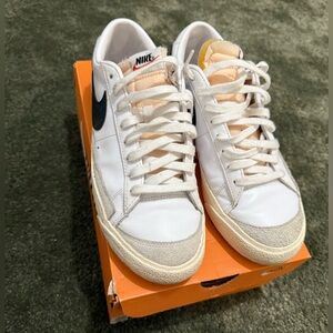 Nike Blazer Low '77 Vintage in White and Cream